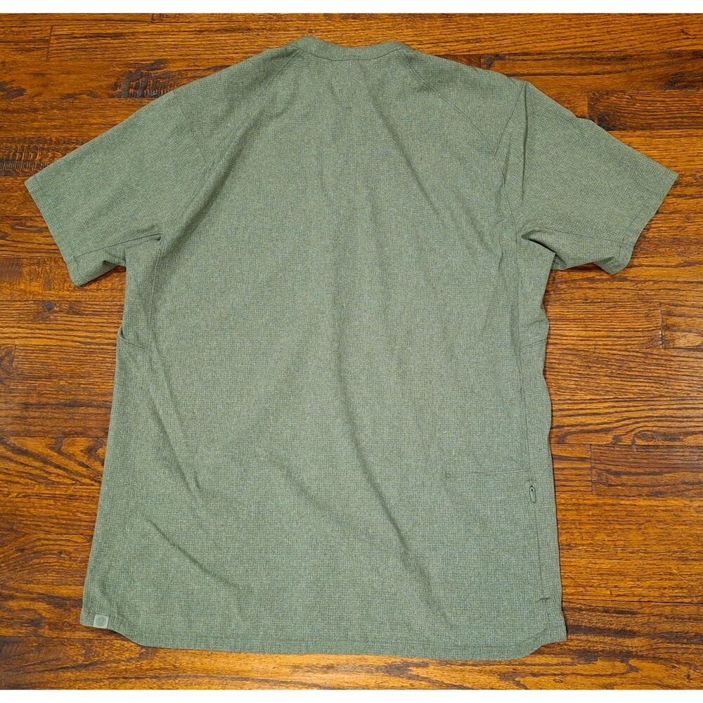 Lululemon Dark Green Airing Easy Stand Collar Shirt Men's Size Large - Picture 4 of 4